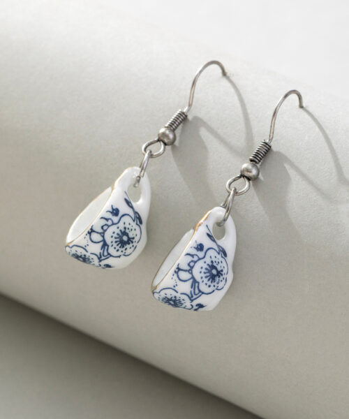 Blue and White Ceramic Chinese Tea Cup with Ear Hook