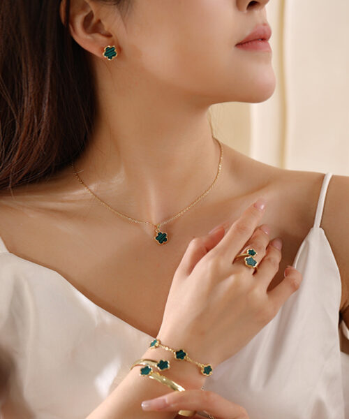Parthenocissus Grass Jewelry 5-piece Lucky Flower Necklace Set