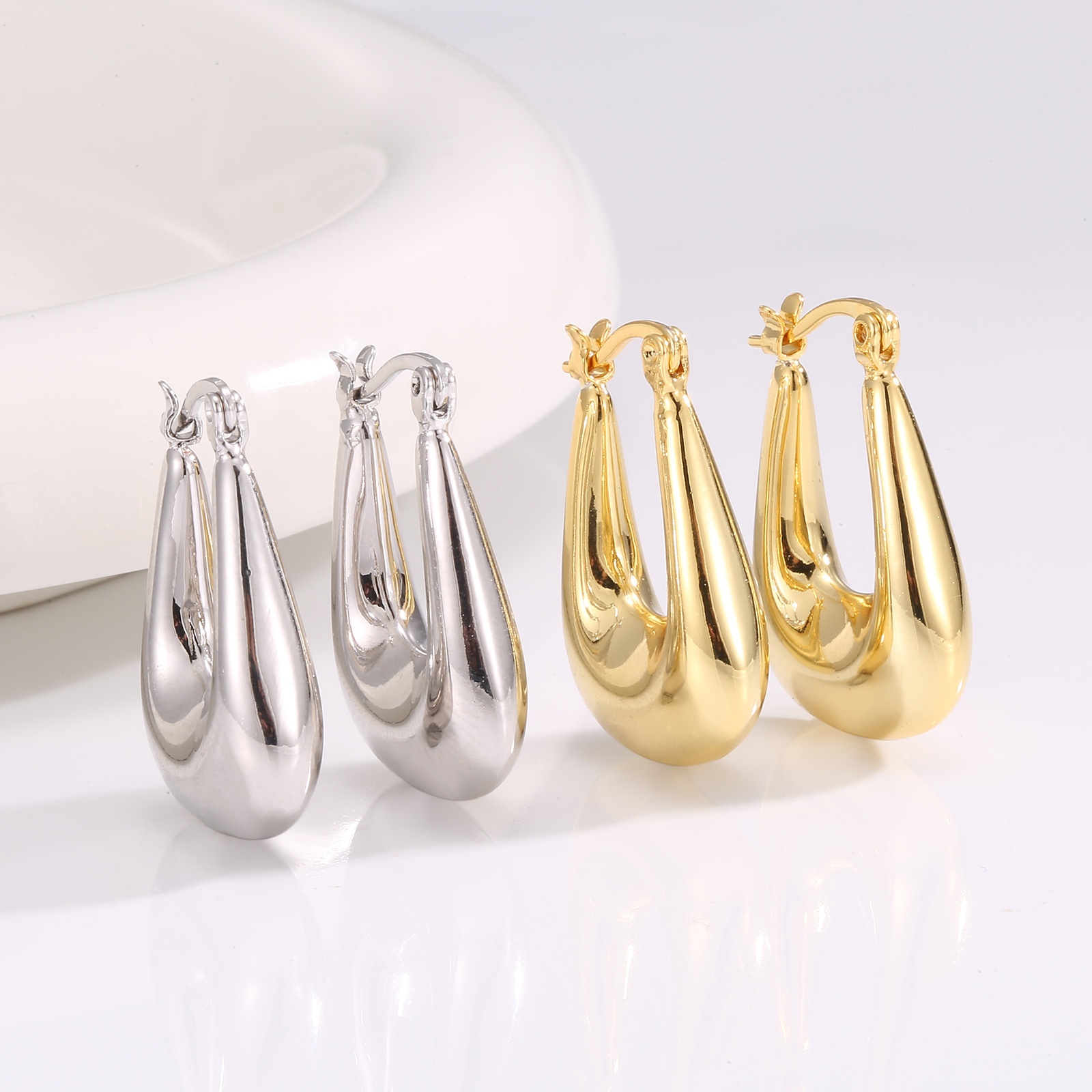 European American Cold Scenery U-Shaped Ear Clip Design