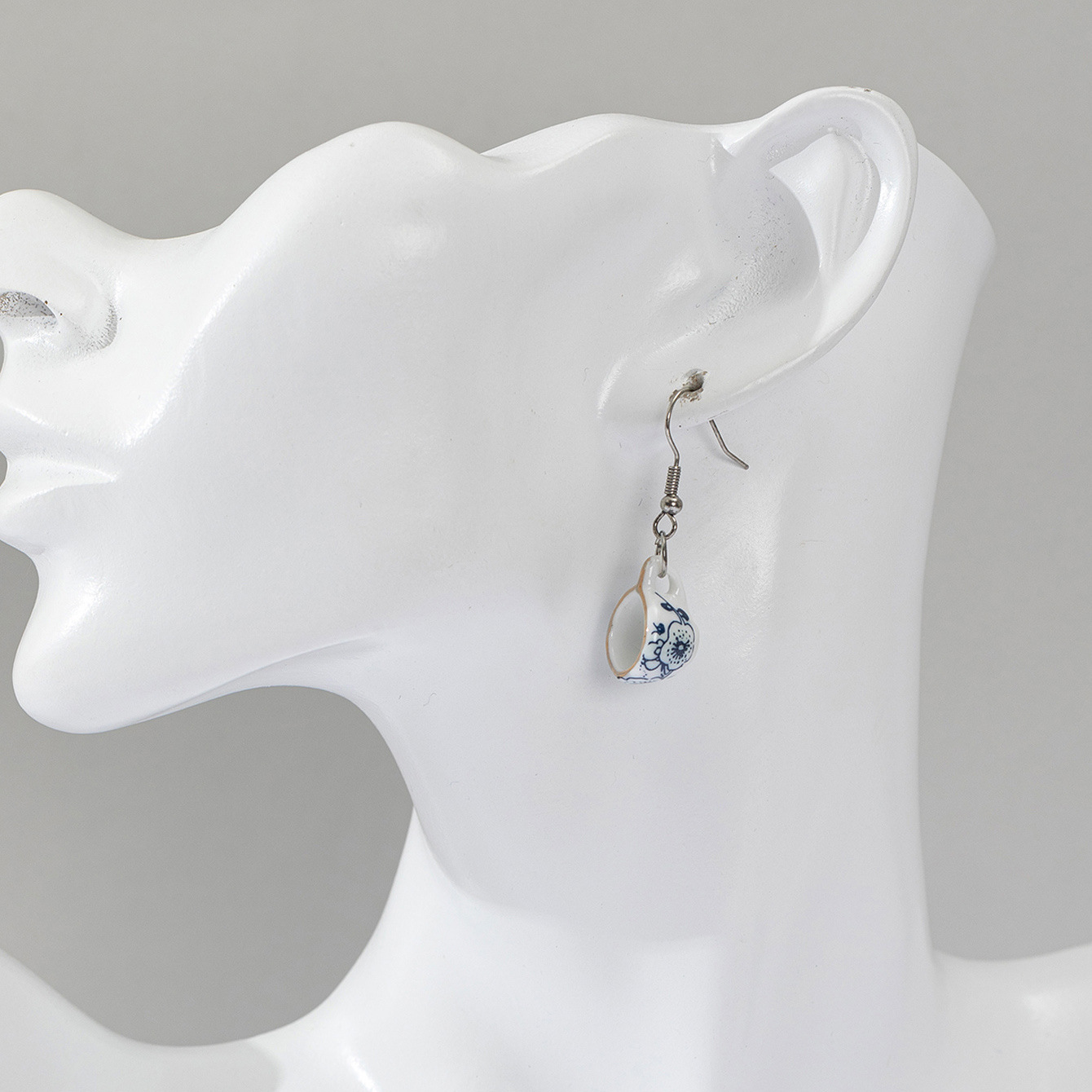 Blue and White Ceramic Chinese Tea Cup with Ear Hook