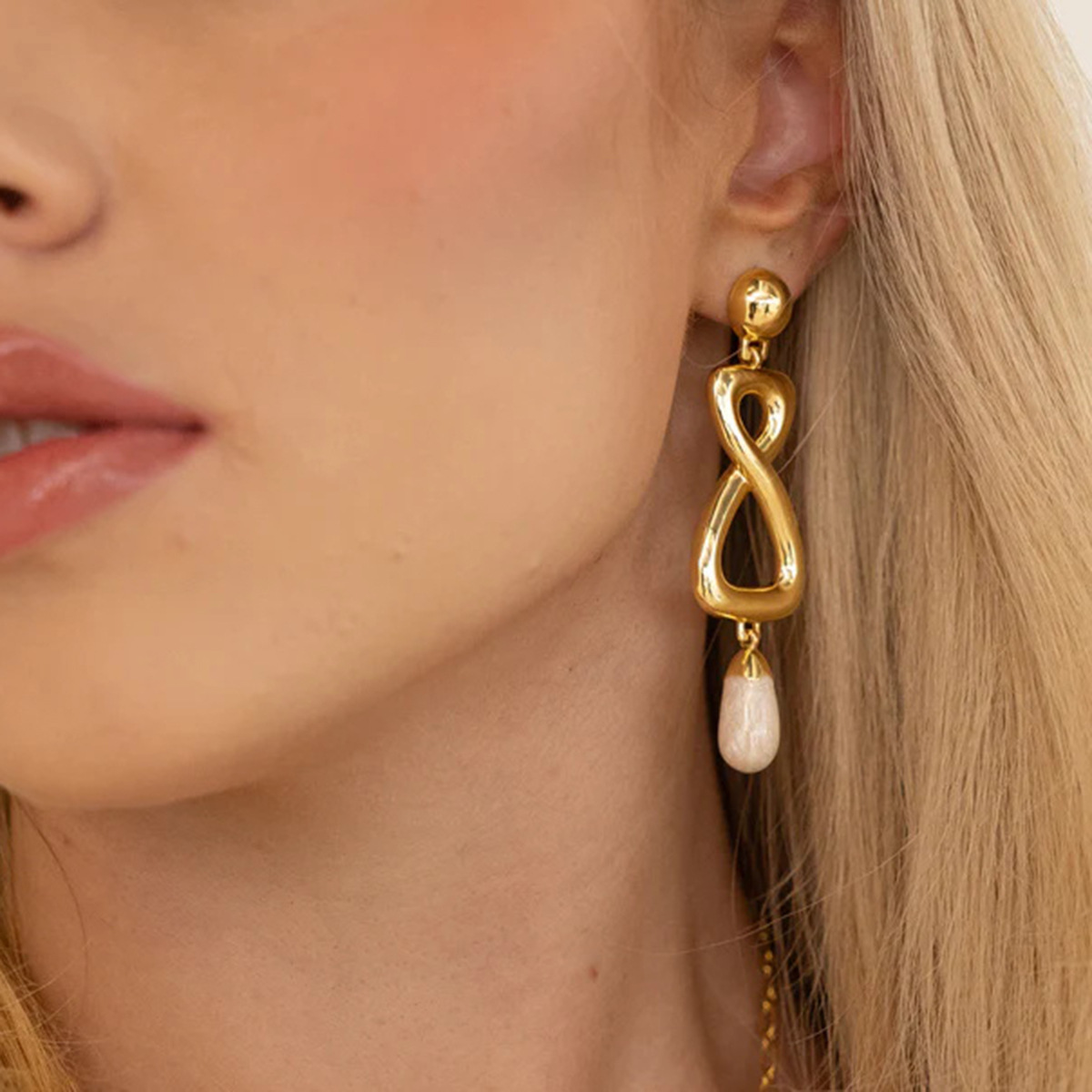 Stainless Steel Pearl Earrings High Sense