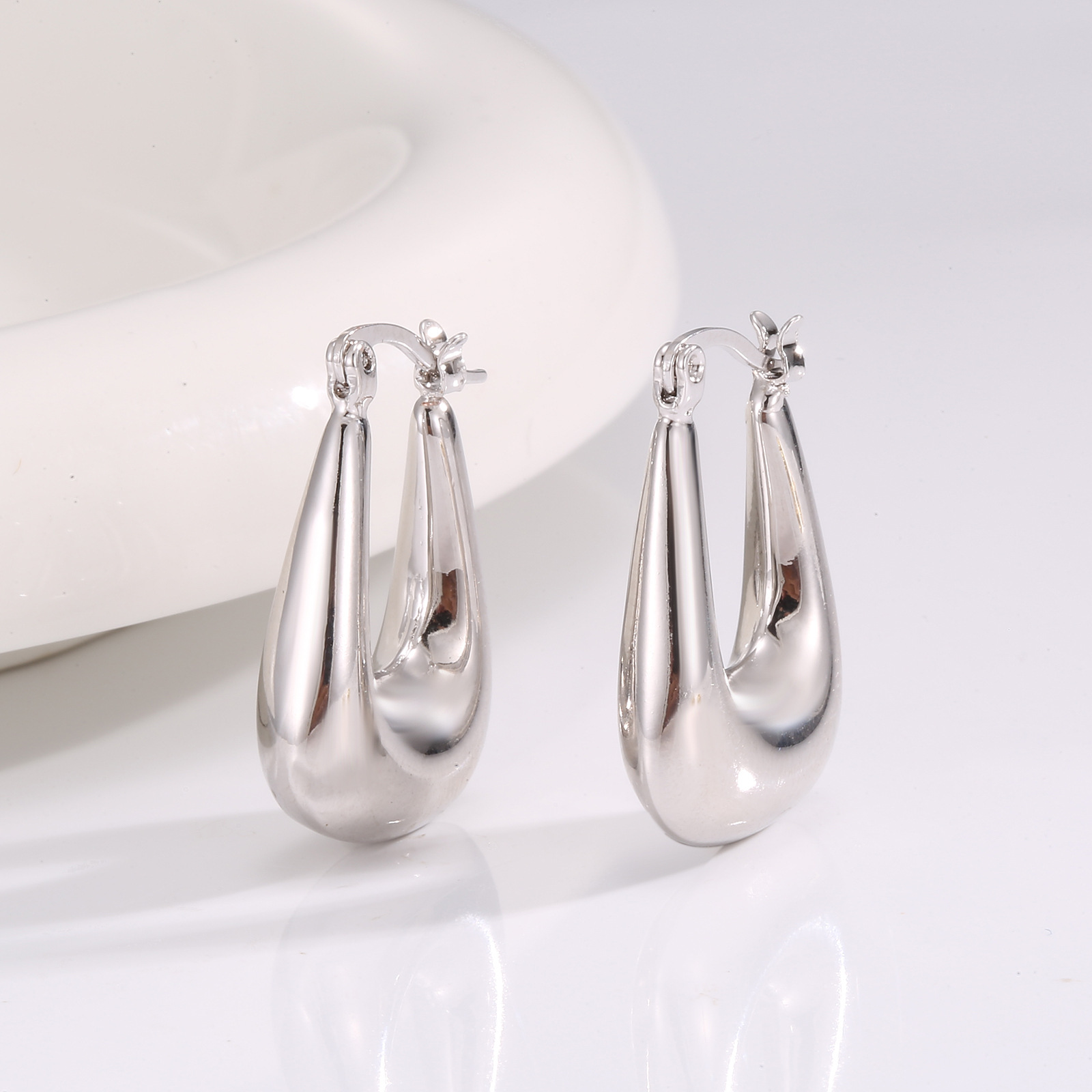 European American Cold Scenery U-Shaped Ear Clip Design