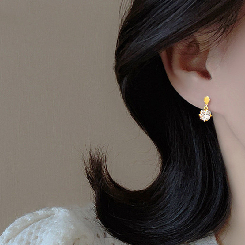 S925 Silver Simple Elegant Square Diamond Stud Earrings