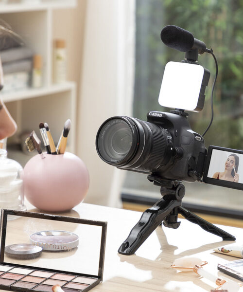 Vlogging Kit with Light, Microphone and Remote Control Plodni InnovaGoods 6 Pieces